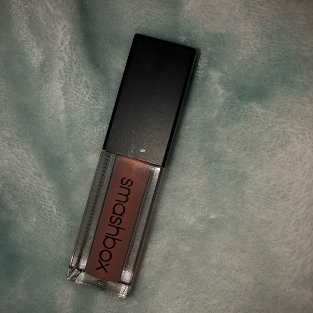 Smashbox liquid lipstick in “fair game”